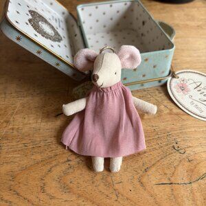 NWT! Maileg - Little Sister Angel Mouse in Suitcase